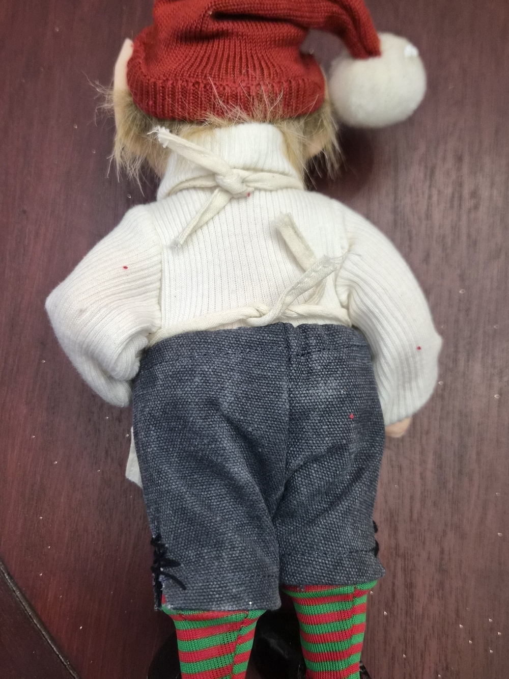2 Zim's "The Elves Themselves" Christmas Elf Figures with Mini Train Collectable - Picture 4 of 16